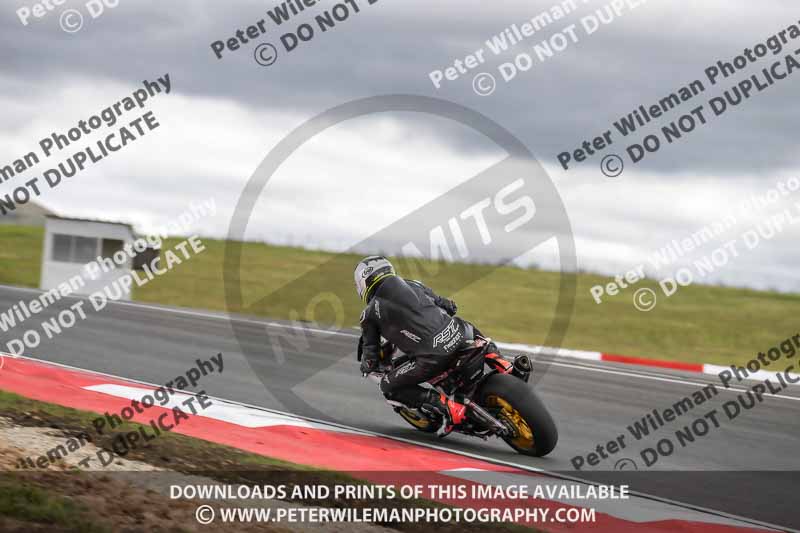 cadwell no limits trackday;cadwell park;cadwell park photographs;cadwell trackday photographs;enduro digital images;event digital images;eventdigitalimages;navarra;no limits trackdays;peter wileman photography;racing digital images;trackday digital images;trackday photos